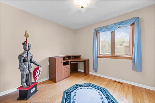 $319,900 | 31461 Orchard Brook Court, Farmington Hills, MI 48336