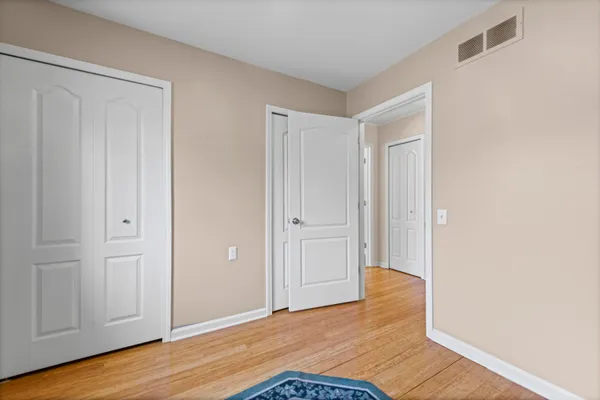 $319,900 | 31461 Orchard Brook Court, Farmington Hills, MI 48336