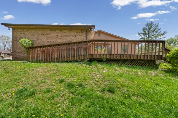 $319,900 | 31461 Orchard Brook Court, Farmington Hills, MI 48336