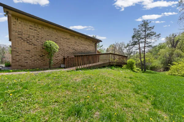 $319,900 | 31461 Orchard Brook Court, Farmington Hills, MI 48336
