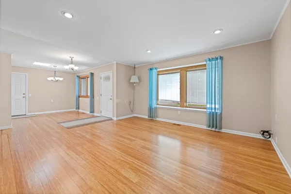 $319,900 | 31461 Orchard Brook Court, Farmington Hills, MI 48336