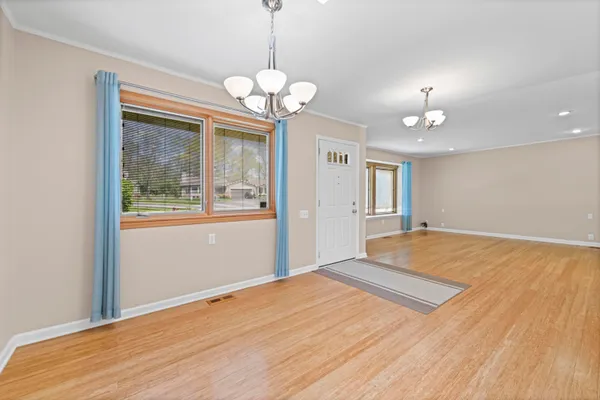 $319,900 | 31461 Orchard Brook Court, Farmington Hills, MI 48336
