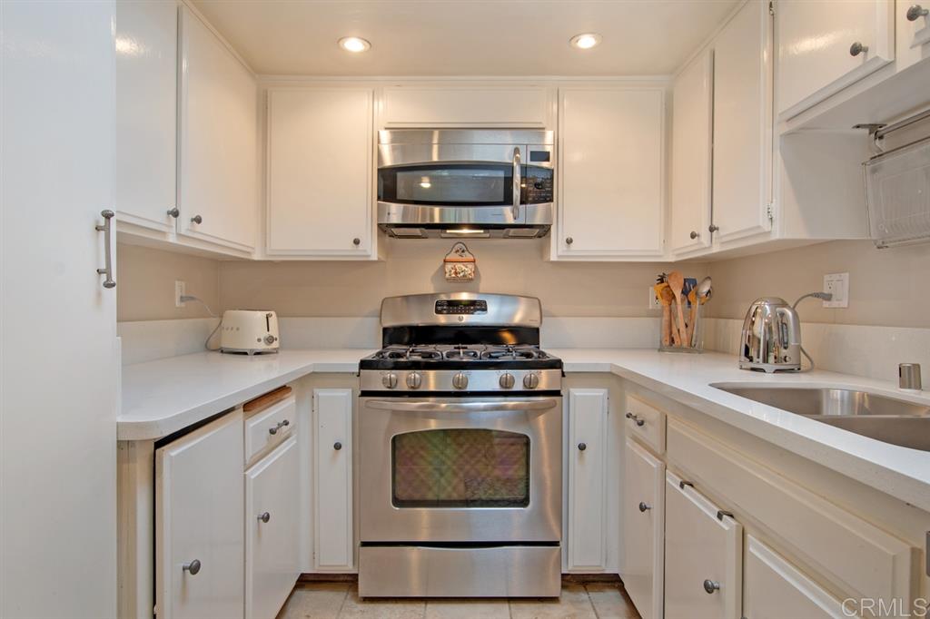 7331 Alicante Road, Unit B Carlsbad, CA 92009 - Photo 17 of 25