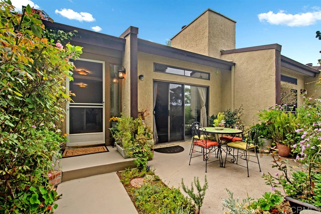 7331 Alicante Road, Unit B Carlsbad, CA 92009 - Photo 3 of 25