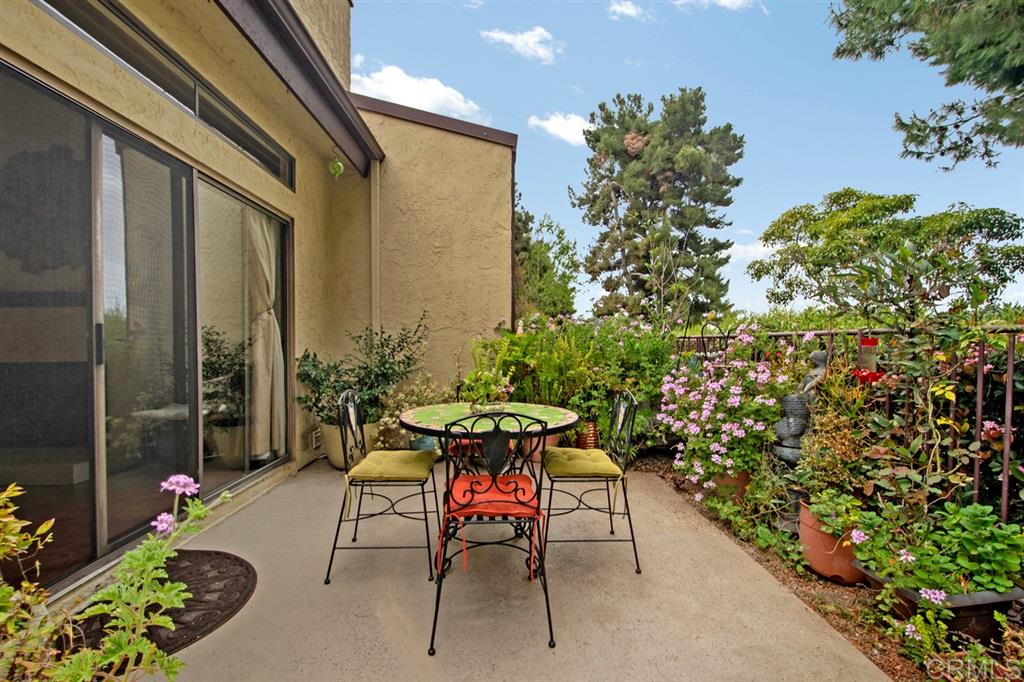 7331 Alicante Road, Unit B Carlsbad, CA 92009 - Photo 4 of 25