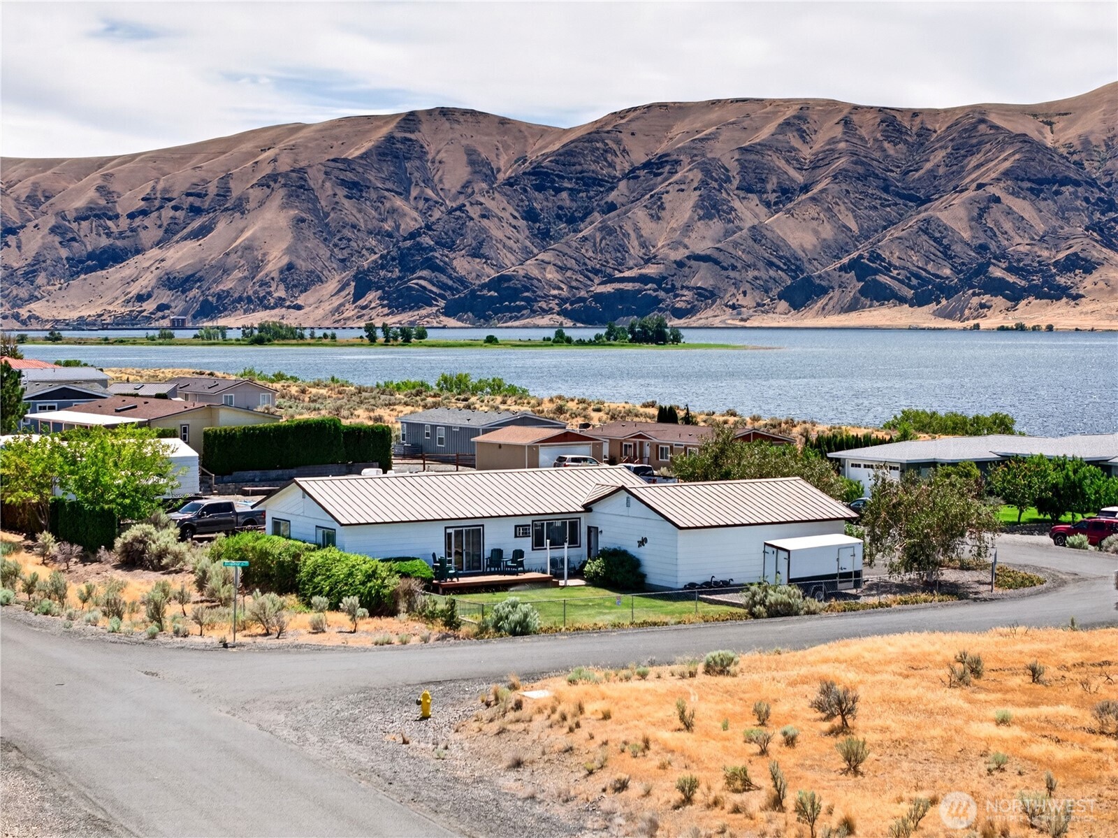 301 Arrowhead Place Southwest Mattawa, WA 99349 - Photo 1 of 36