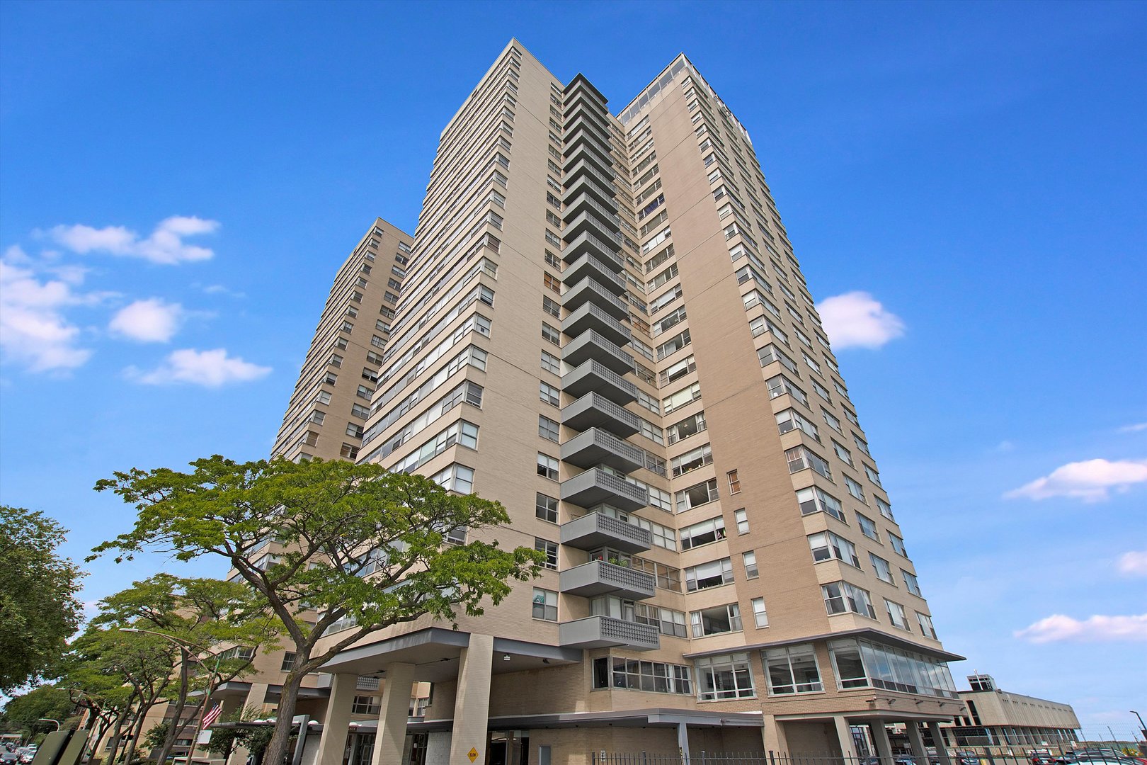 6301 North Sheridan Road, Unit 22V Chicago, IL 60660 - Photo 1 of 24 Gallery Image 1