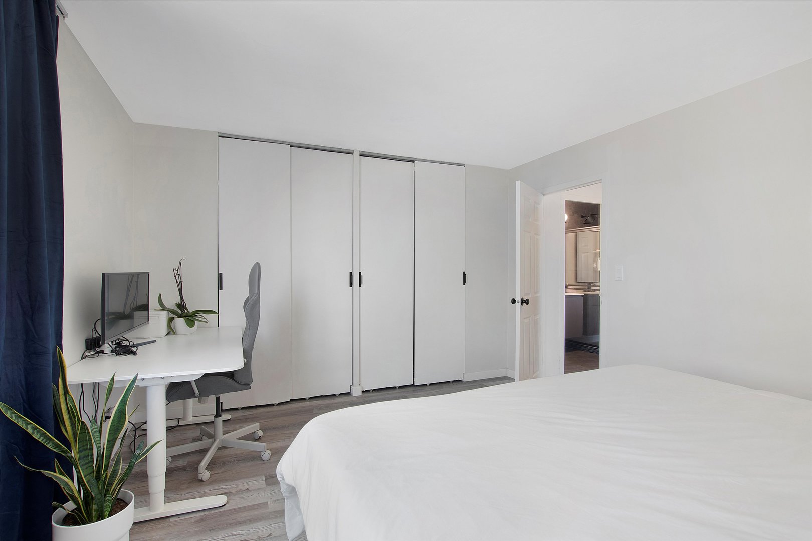 6301 North Sheridan Road, Unit 22V Chicago, IL 60660 - Photo 16 of 24 Gallery Image 16