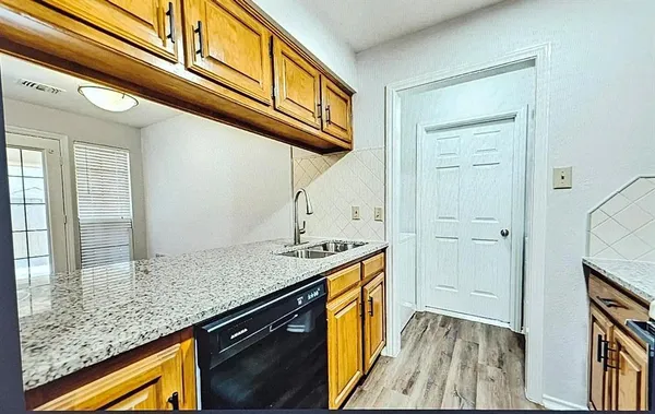 $1,950 | 727 Monique Court, Cedar Hill, TX 75104