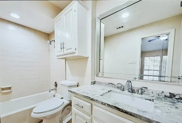 $1,950 | 727 Monique Court, Cedar Hill, TX 75104