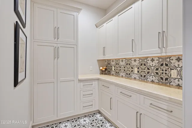 $4,600,000 | 235 North Fieldspan Road, Unit B, Scott, LA 70583