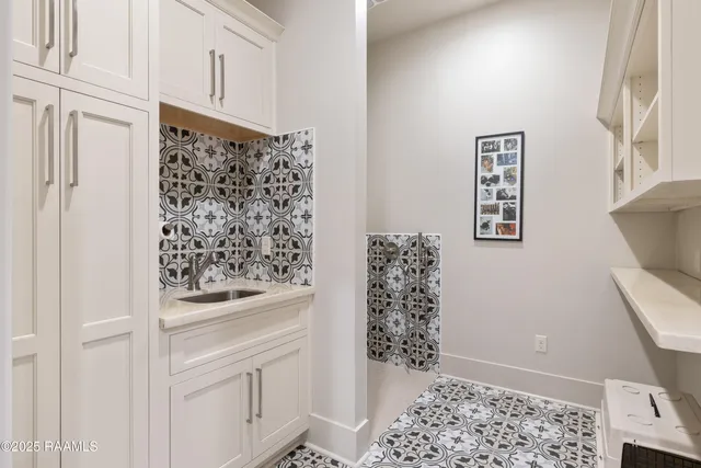 $4,600,000 | 235 North Fieldspan Road, Unit B, Scott, LA 70583