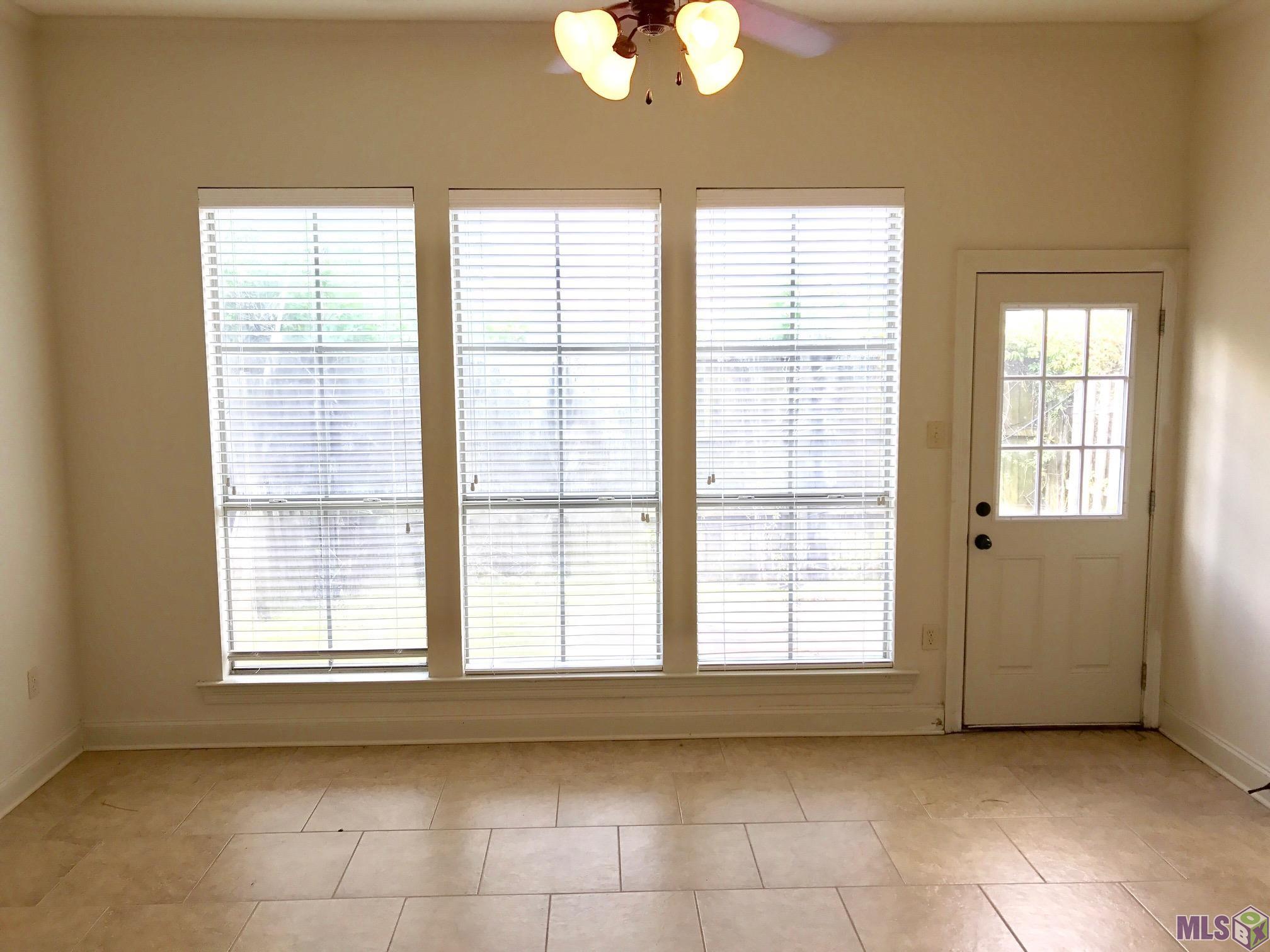 10157 Bonnet Cove Avenue Baton Rouge, LA 70810 - Photo 3 of 15