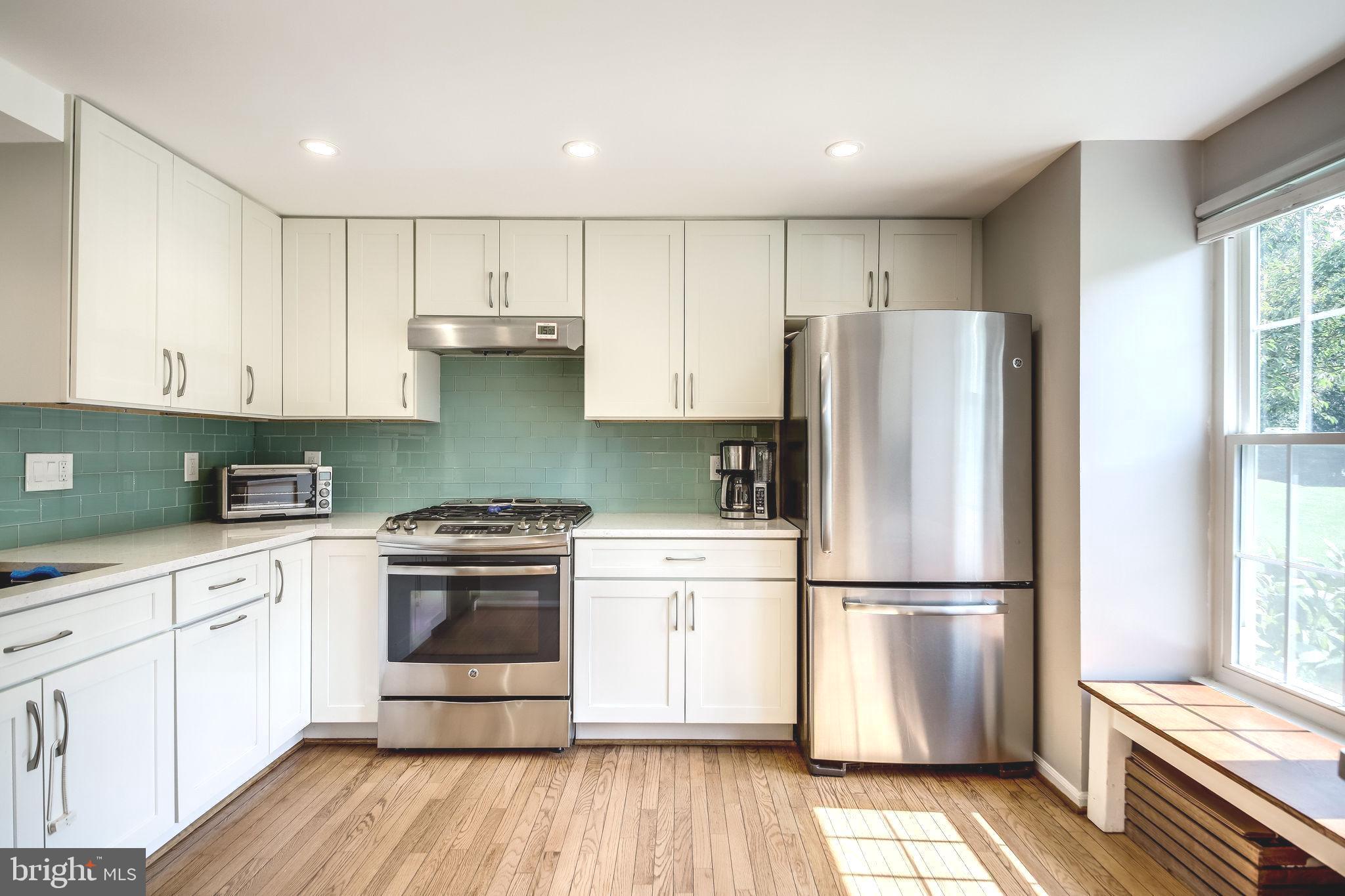 1486 Autumn Ridge Circle Reston, VA 20194 - Photo 2 of 28 Completely renovated kitchen