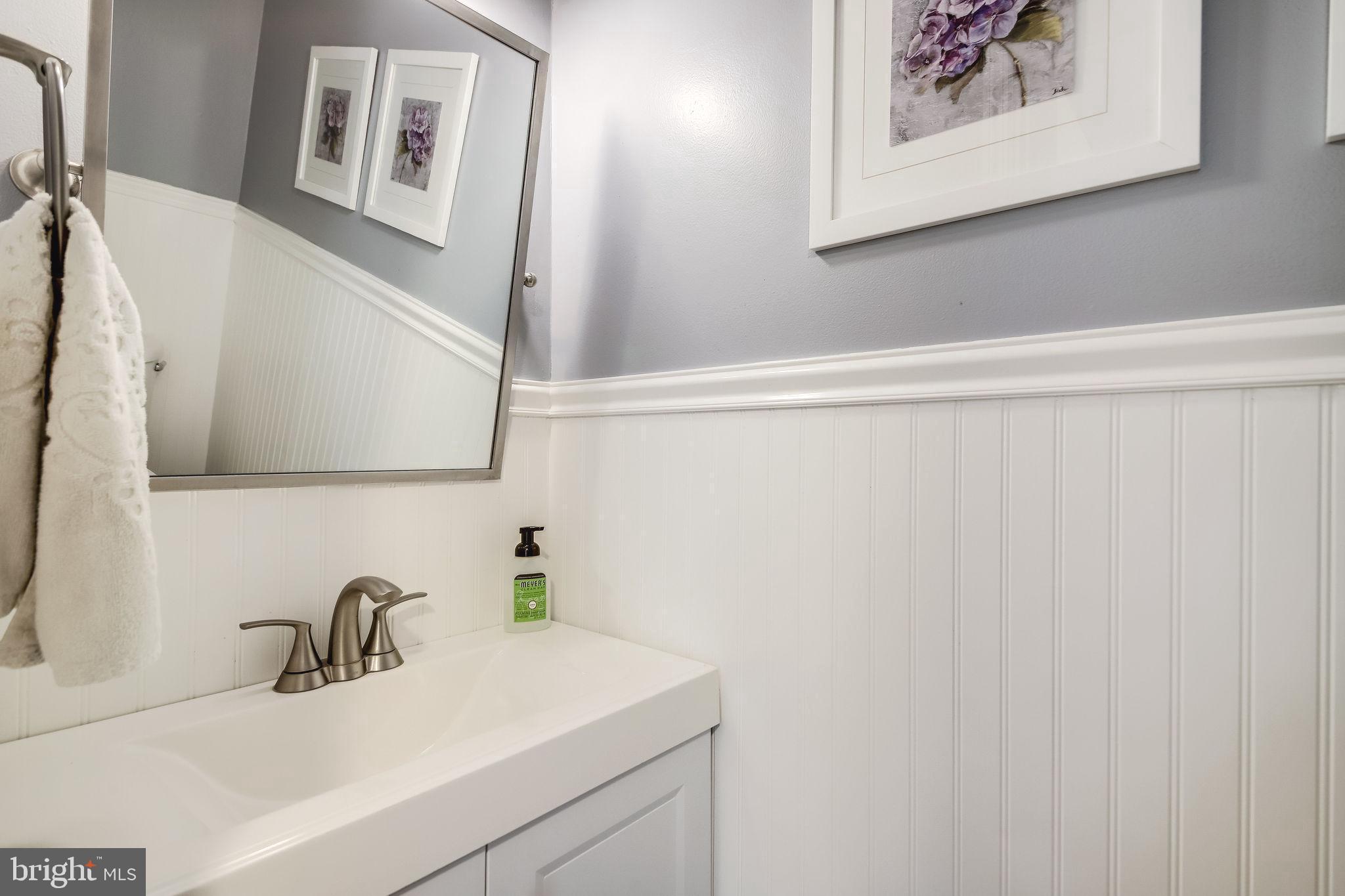 1486 Autumn Ridge Circle Reston, VA 20194 - Photo 12 of 28 Main level powder room