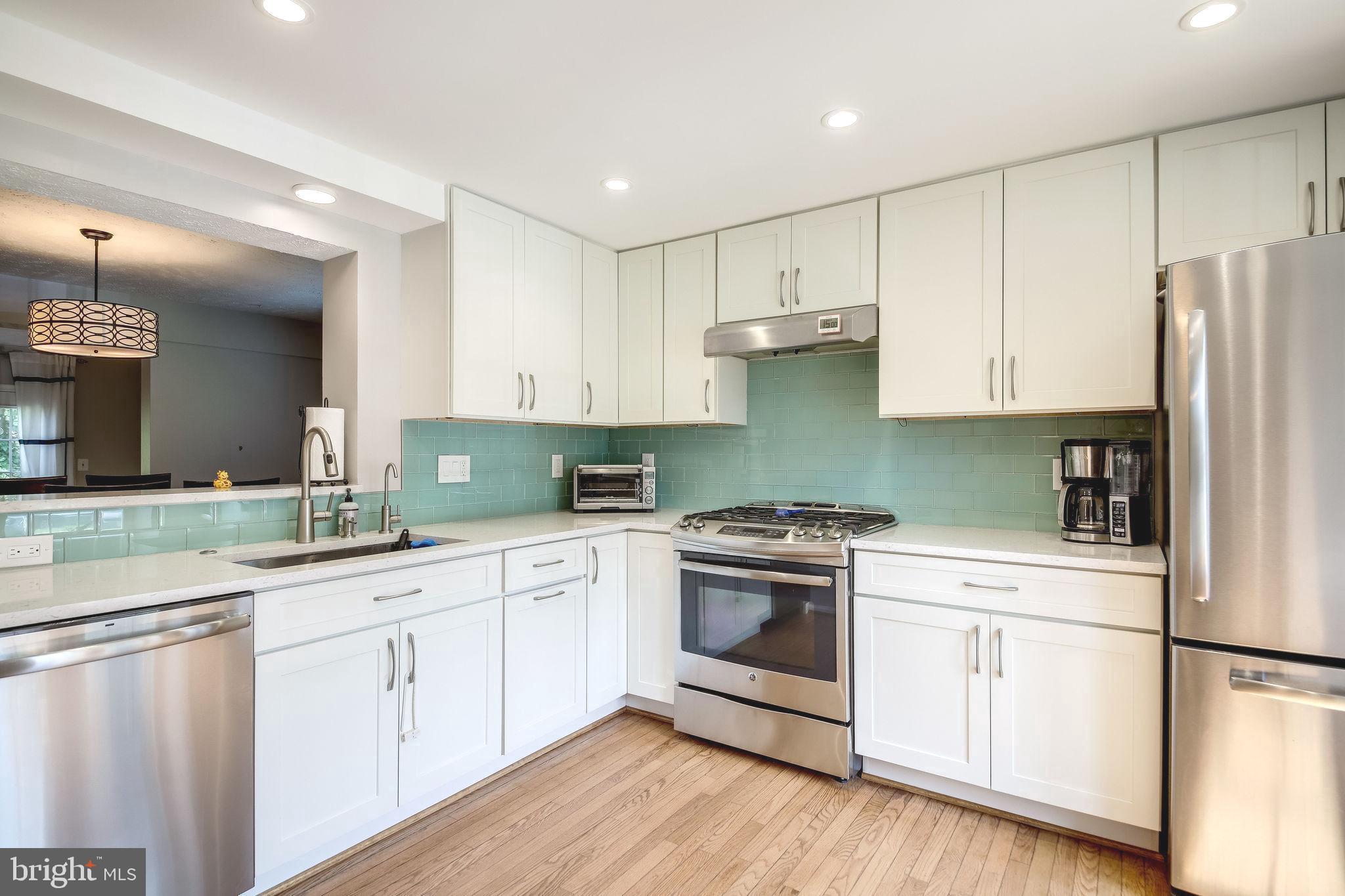 1486 Autumn Ridge Circle Reston, VA 20194 - Photo 3 of 28 Kitchen