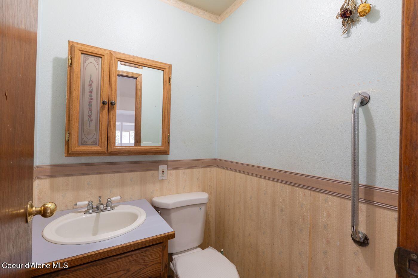 1001 North 6th Street Coeur D'Alene, ID 83814 - Photo 11 of 27 Half bath