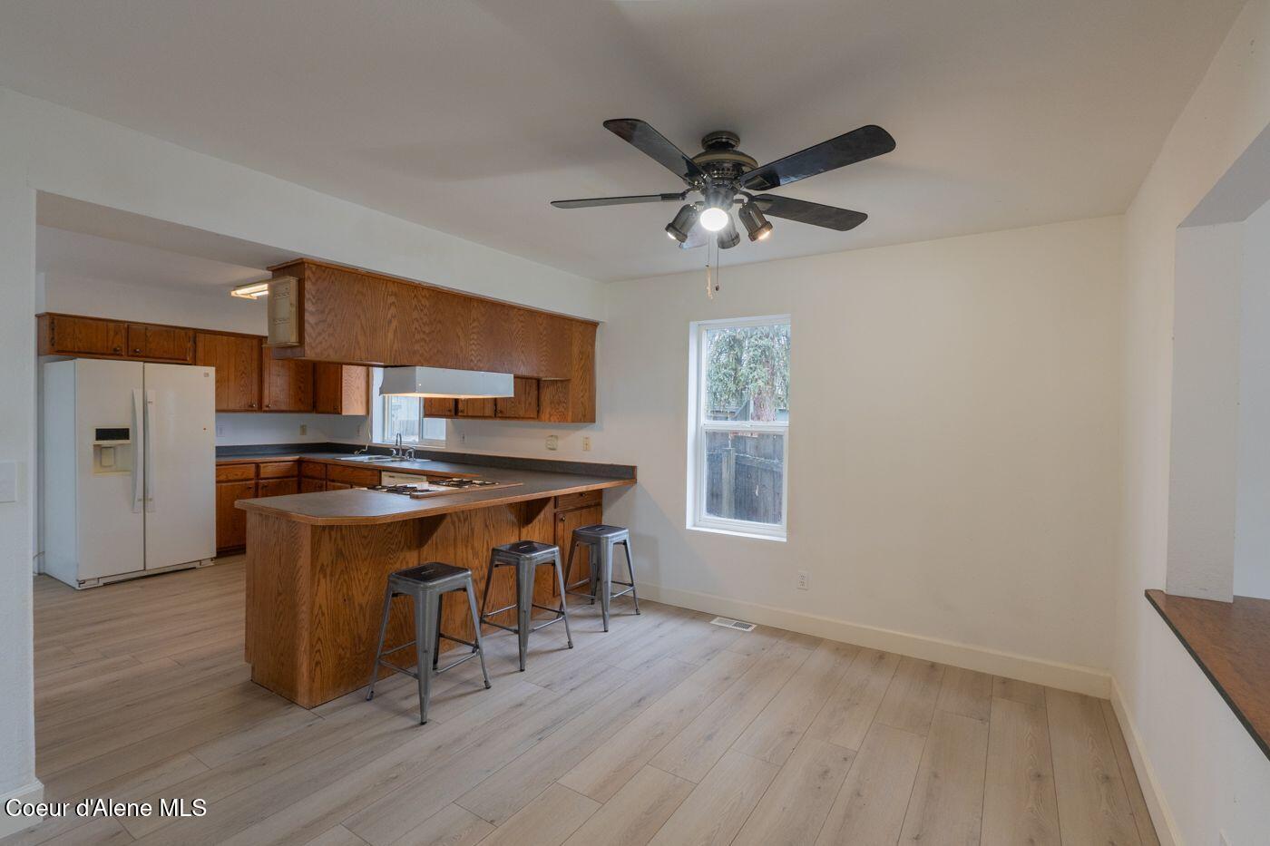 1001 North 6th Street Coeur D'Alene, ID 83814 - Photo 12 of 27 Breakfast bar