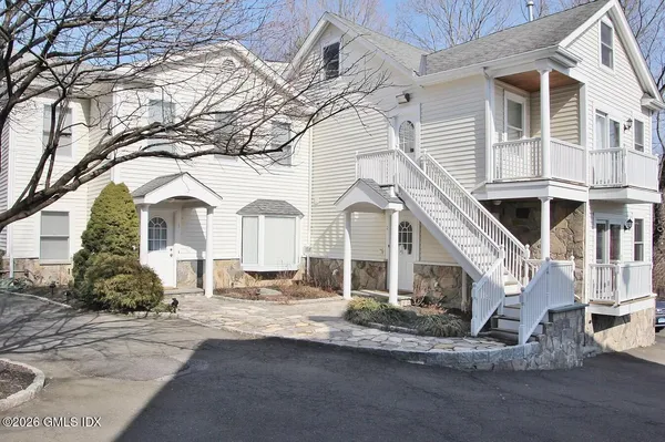 $3,500 | 274 Valley Road, Unit 2, Cos Cob, CT 06807