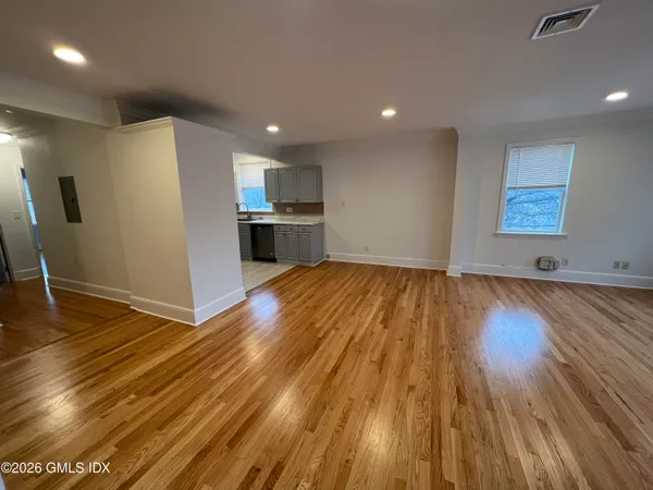 $3,500 | 274 Valley Road, Unit 2, Cos Cob, CT 06807