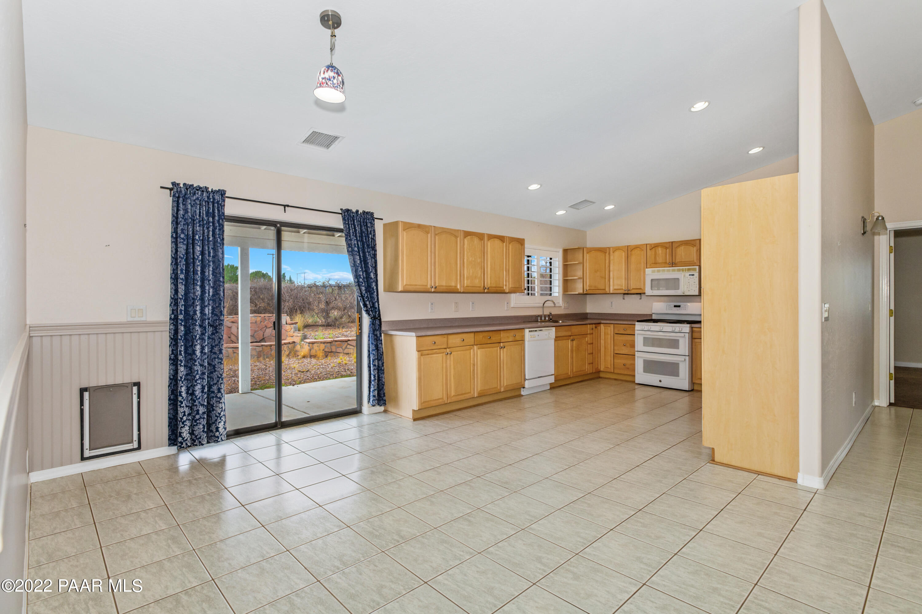 22475 North Docs Road Paulden, AZ 86334 - Photo 6 of 36 013_Kitchen And Dining Area