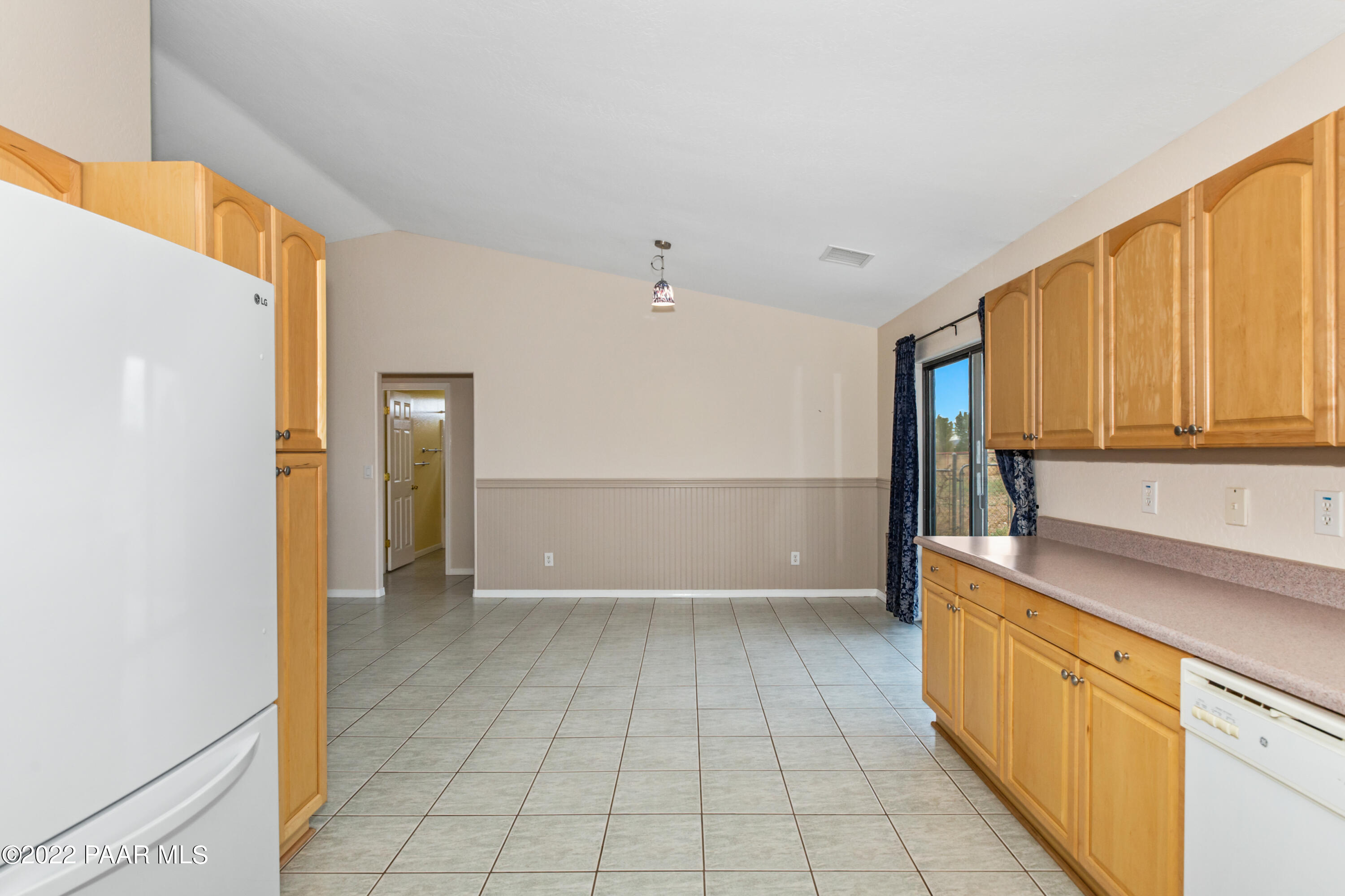 22475 North Docs Road Paulden, AZ 86334 - Photo 8 of 36 015_Kitchen And Dining Area