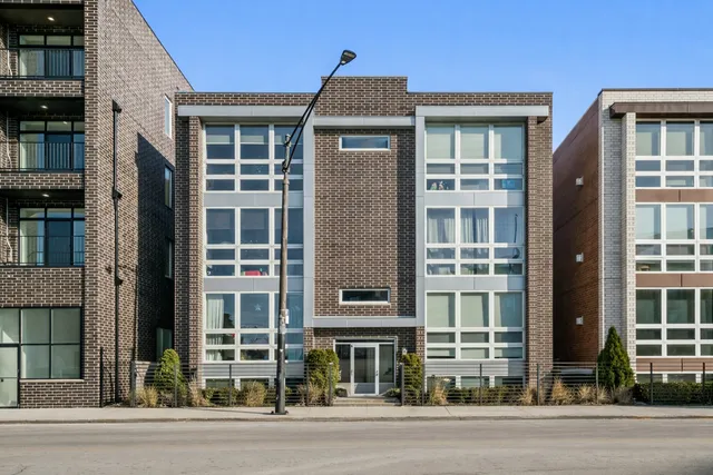 $610,000 | 3215 North Elston Avenue, Unit 1N, Chicago, IL 60618