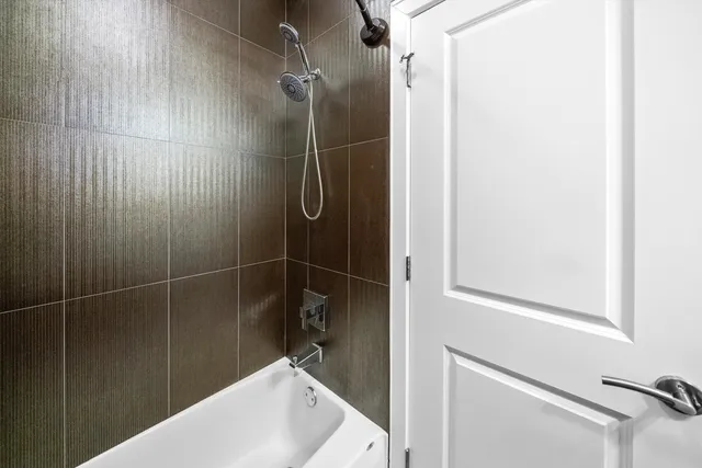 $610,000 | 3215 North Elston Avenue, Unit 1N, Chicago, IL 60618