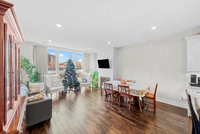 $610,000 | 3215 North Elston Avenue, Unit 1N, Chicago, IL 60618