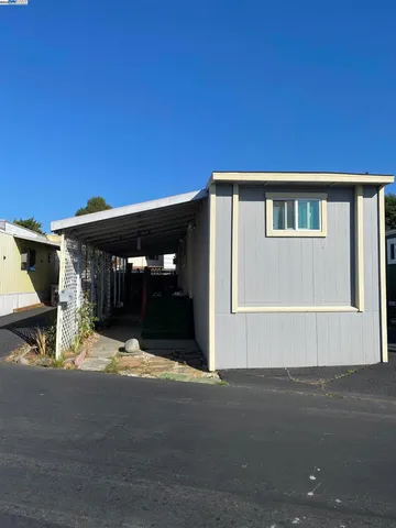 a front view of house with yard