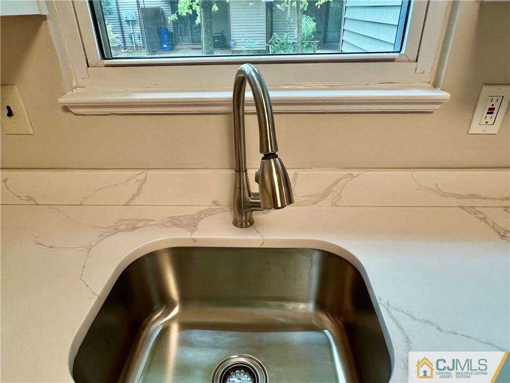 7502 Hana Road Edison, NJ 08817 - Photo 12 of 27