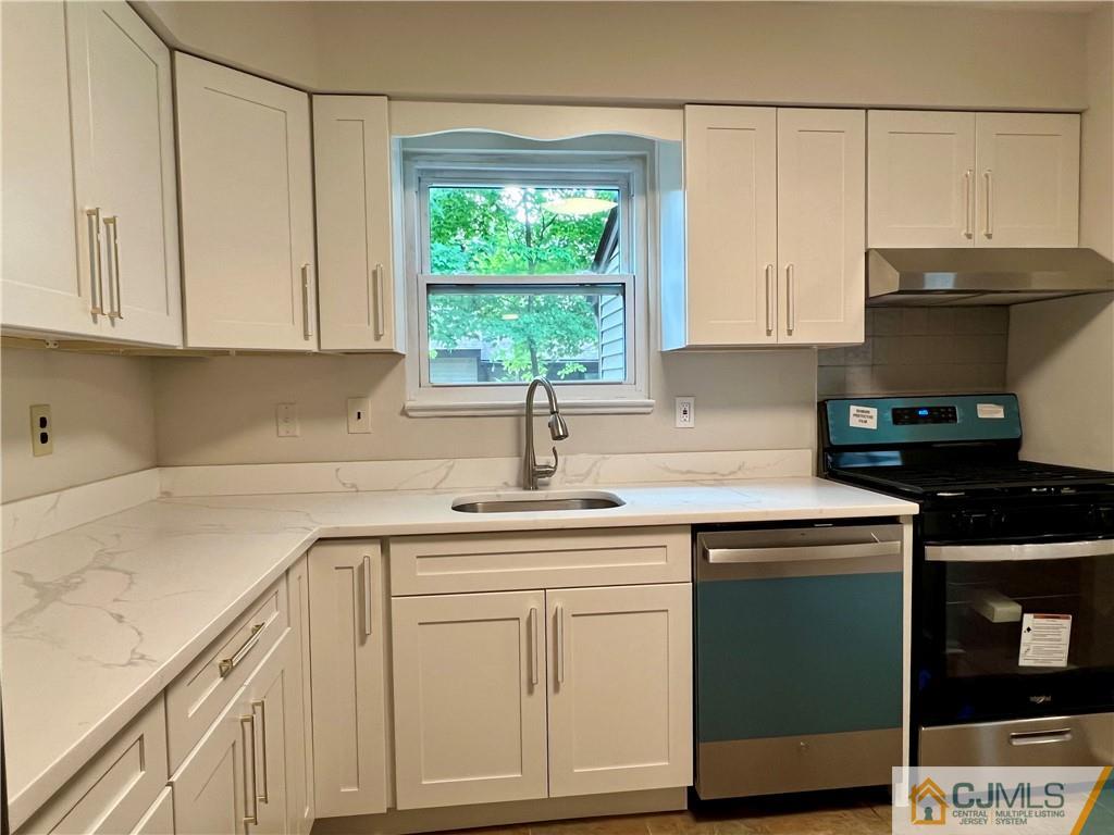 7502 Hana Road Edison, NJ 08817 - Photo 10 of 27