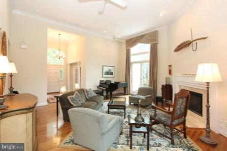 7104 River Road Bethesda, MD 20817 - Photo 15 of 29 Living Room
