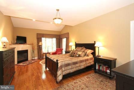 7104 River Road Bethesda, MD 20817 - Photo 24 of 29 Bedroom (Master)