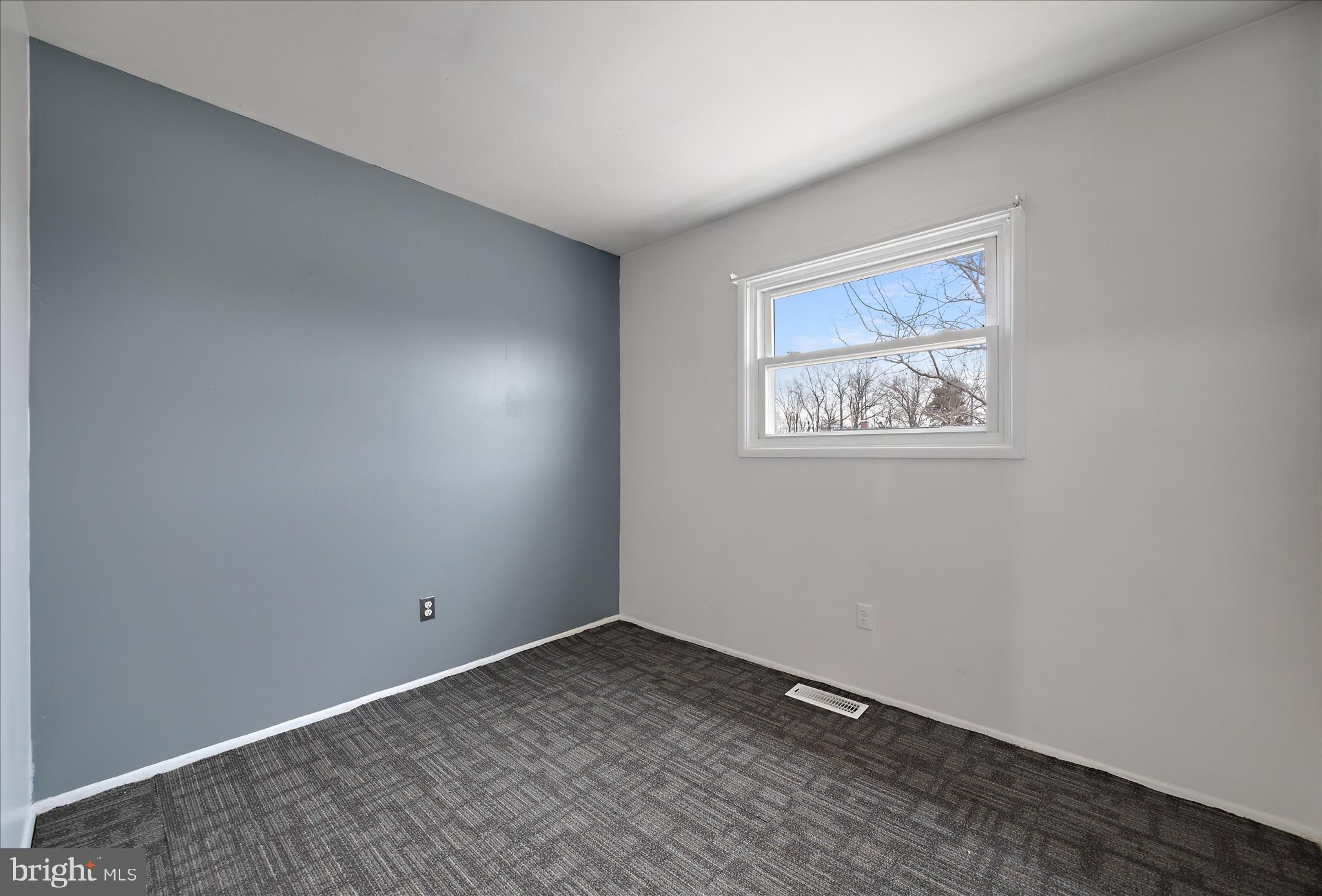 518 Kintop Road Glen Burnie, MD 21061 - Photo 20 of 33 an empty room with a hallway