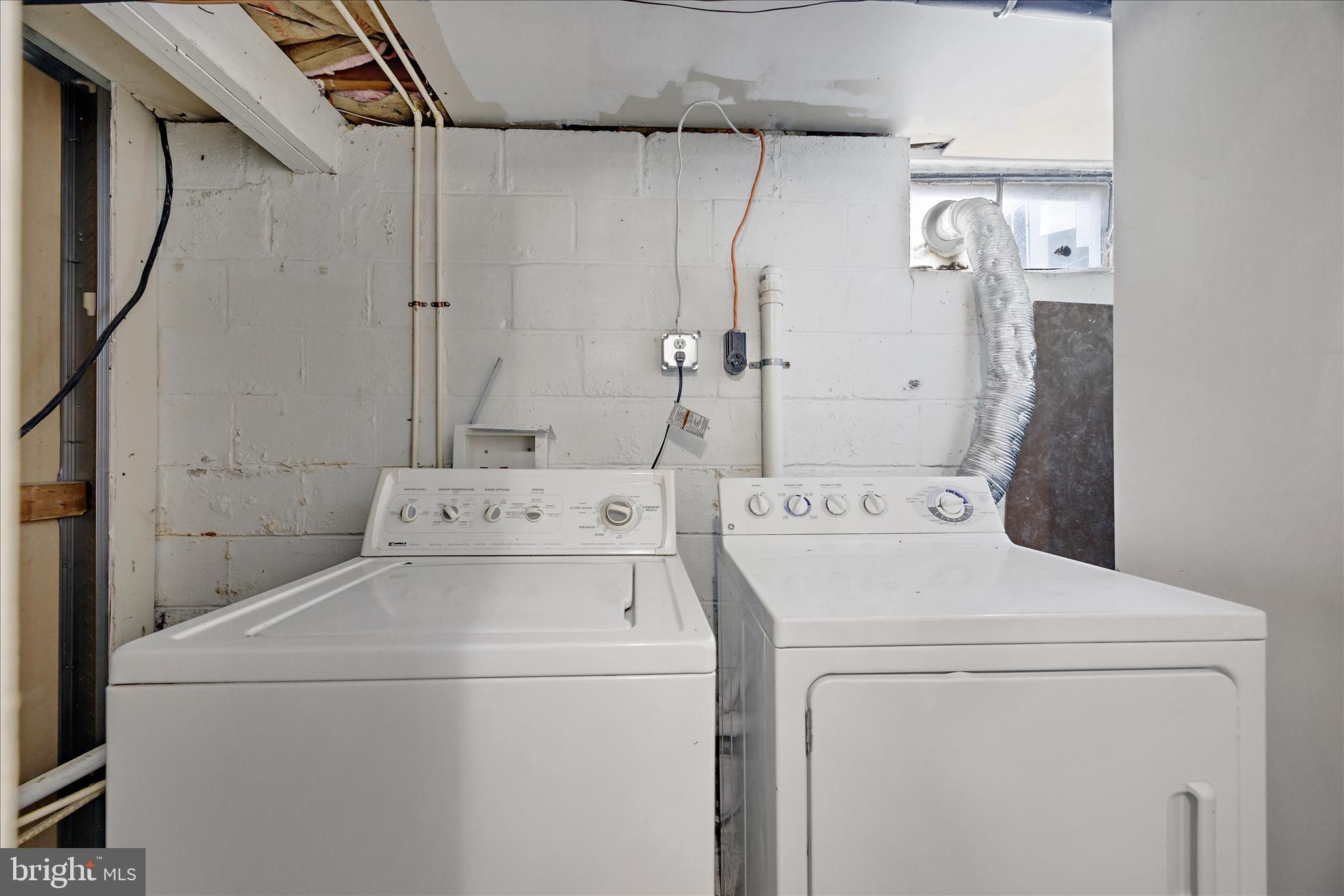 518 Kintop Road Glen Burnie, MD 21061 - Photo 25 of 33 a utility room with dryer and washer