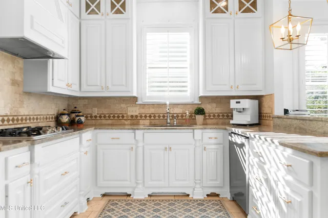 $550,000 | 116 Lake Village Drive, Madison, MS 39110