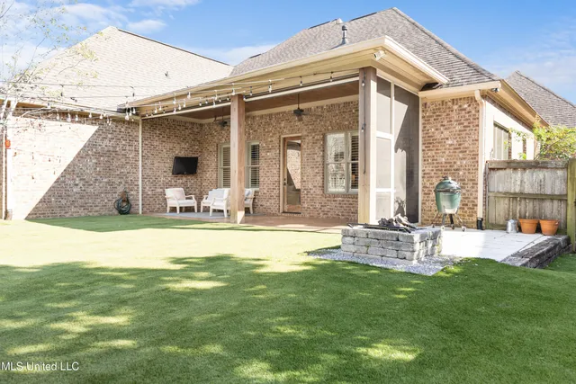 $550,000 | 116 Lake Village Drive, Madison, MS 39110