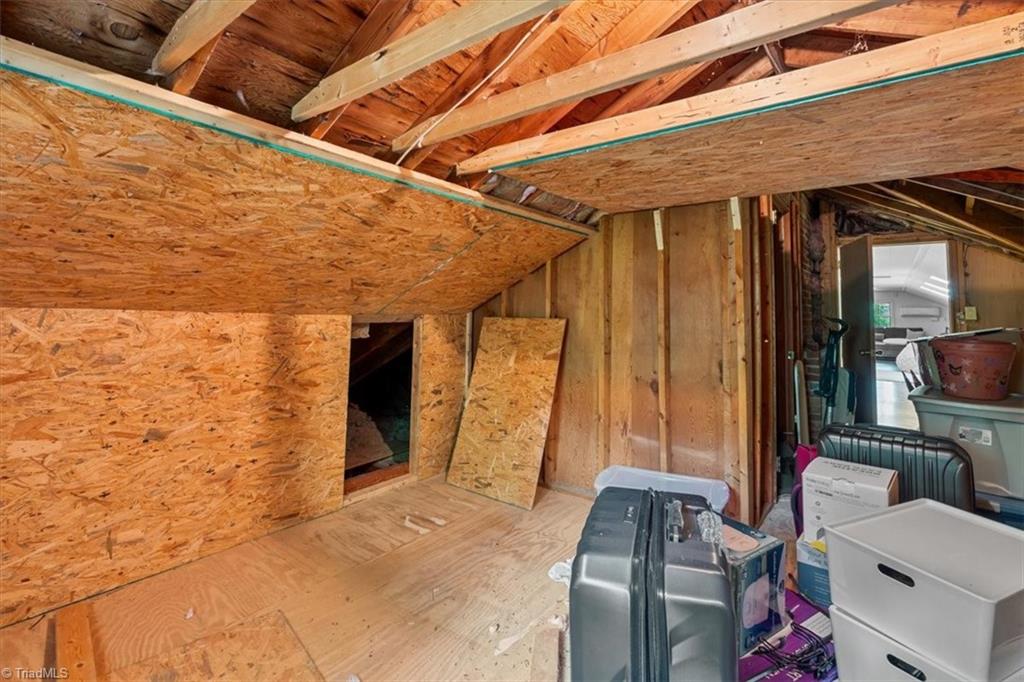 802 Kemp Road West Greensboro, NC 27410 - Photo 27 of 49 Gallery Image 27