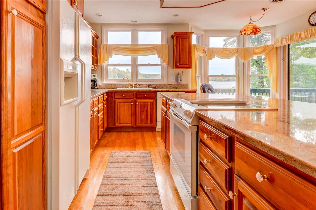 24 Oak Island Road Meredith, NH 03253 - Photo 14 of 40