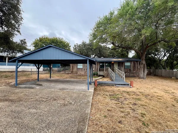 $1,500 | 11948 Grapevine Street, San Antonio, TX 78245