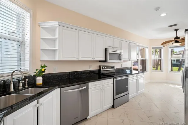 $799,000 | 120 Pepper Lane, Jensen Beach, FL 34957