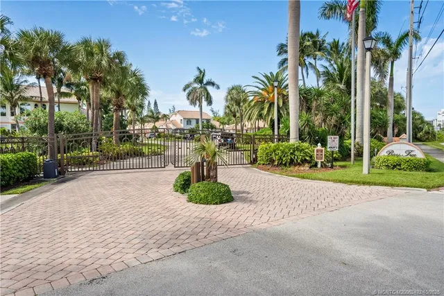 $799,000 | 120 Pepper Lane, Jensen Beach, FL 34957