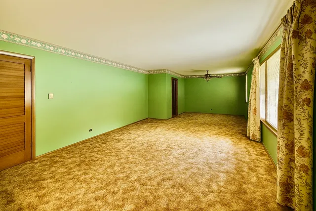 $310,000 | 760 Cumberland Street, Hoffman Estates, IL 60169