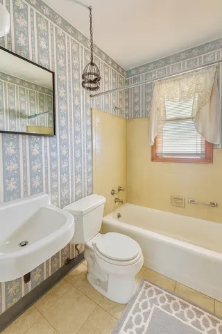 $310,000 | 760 Cumberland Street, Hoffman Estates, IL 60169