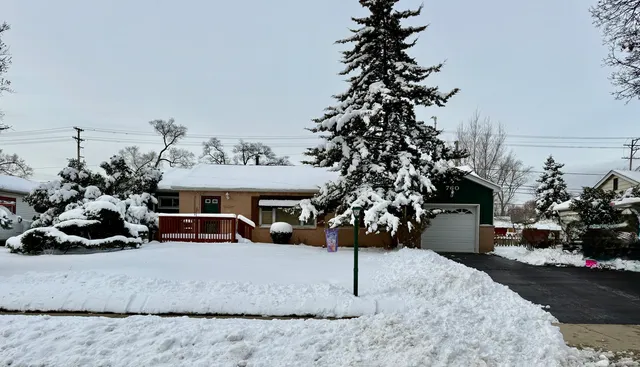 $310,000 | 760 Cumberland Street, Hoffman Estates, IL 60169