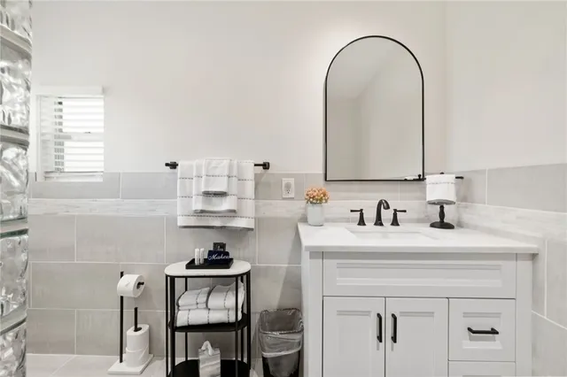 $9,000 | 2581 Poinciana Street, Naples, FL 34105