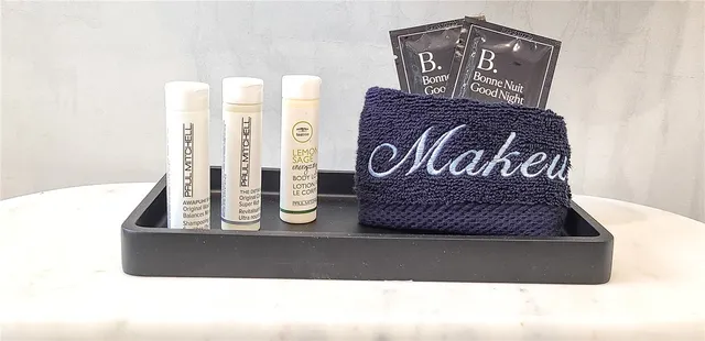 $9,000 | 2581 Poinciana Street, Naples, FL 34105