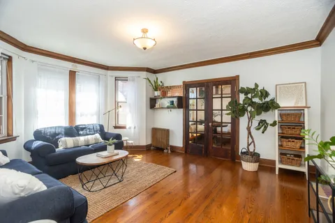 $139,000 | 1113 Holley Court, Unit 311, Oak Park, IL 60301