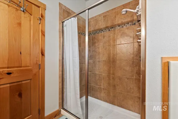 $684,900 | 9 Spring Gulch Road, Garden Valley, ID 83622